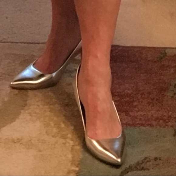 Diane Von Furstenberg Meina Silver Pumps - Picture 11 of 11